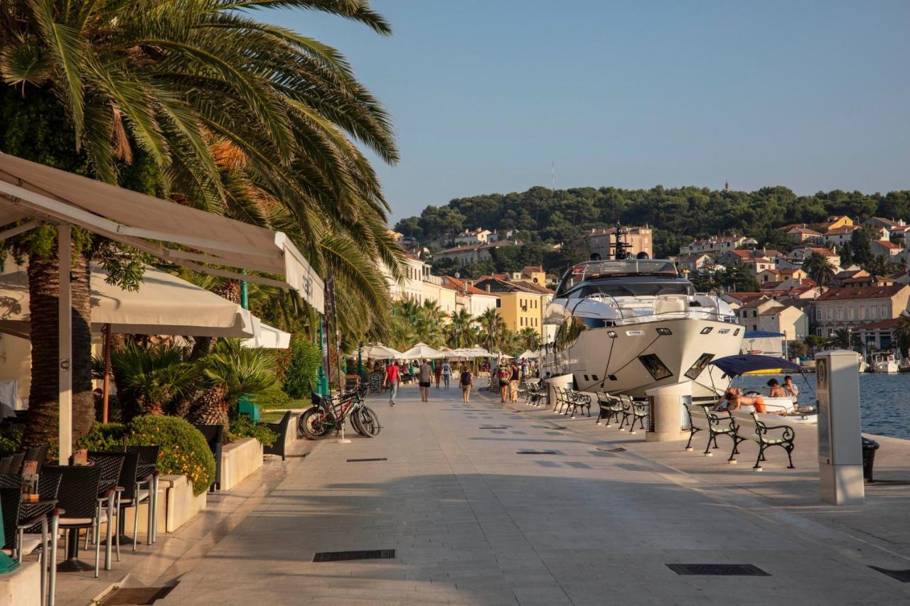 Hotel Aurora Mali Lošinj Exterior foto